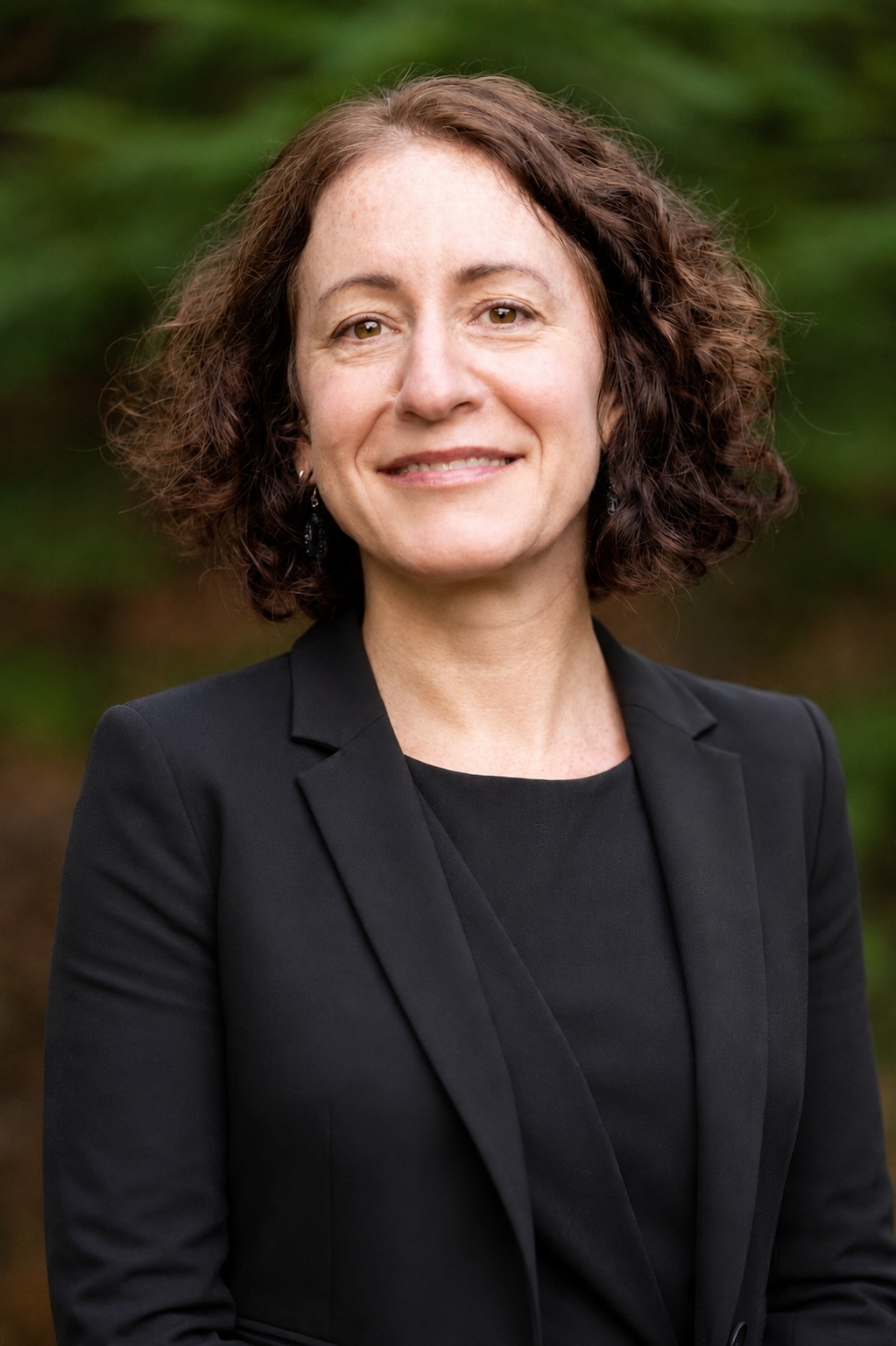 Headshot of Hillary Washburn